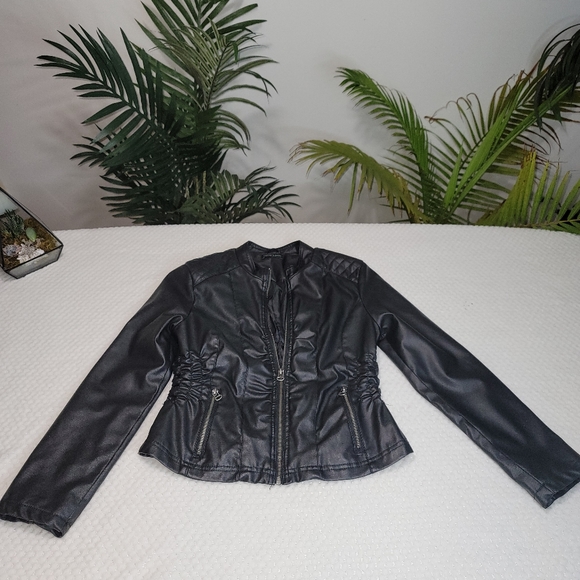 Leather Jacket - Picture 2 of 7
